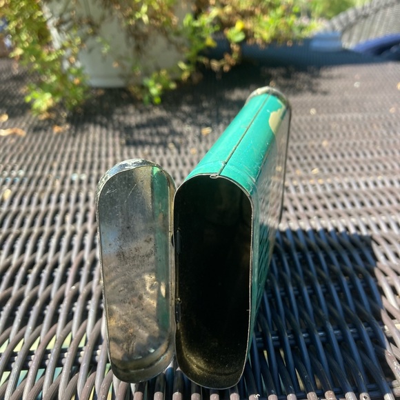 Vintage empty Kentucky Club tin - Picture 3 of 5